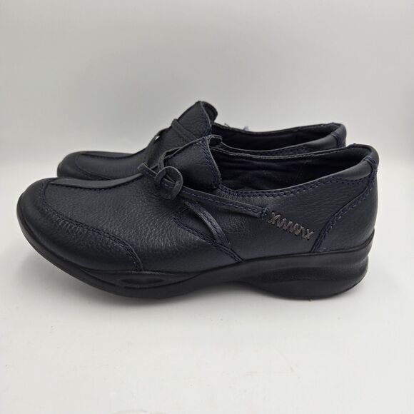 Clarks In Motion Womens 7 M Navy Blue Leather Slip On Shoes Loafers Comfort Foam - Picture 2 of 10